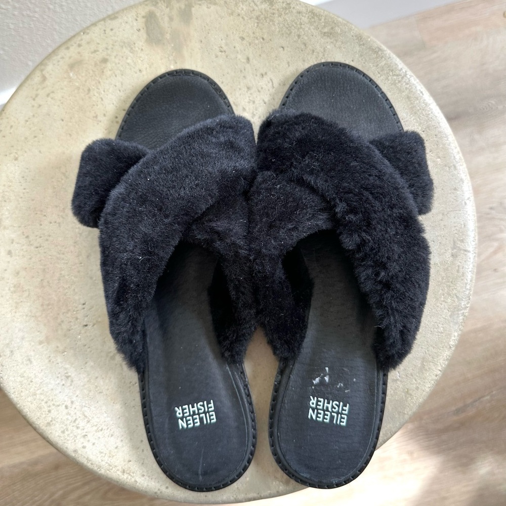 Eileen Fisher Cross Shearling Slipper - Picture 5 of 6